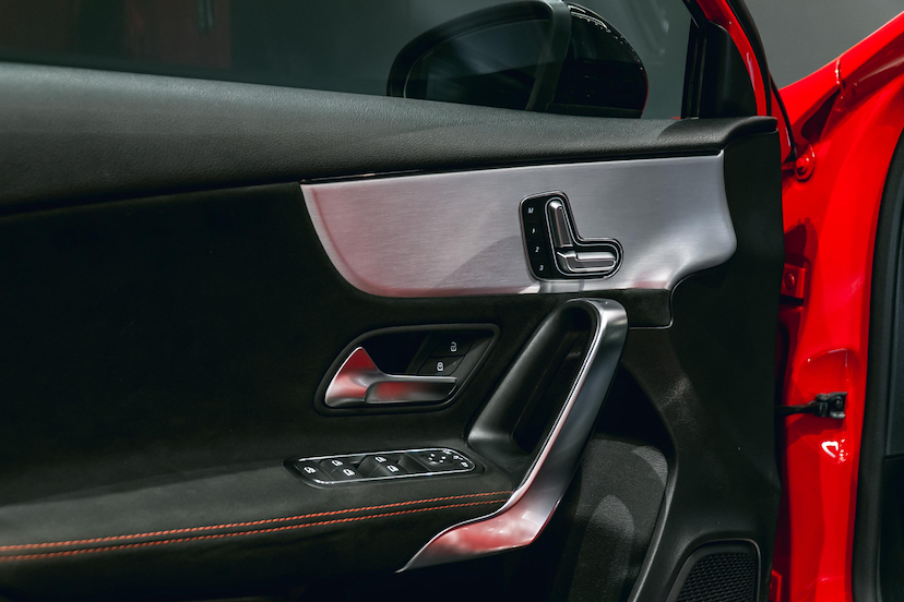 Foto do veículo MERCEDES-BENZ A 250 2.0 CGI GASOLINA SPORT 7G-DCT 2019 49.569 KM 189.900,00