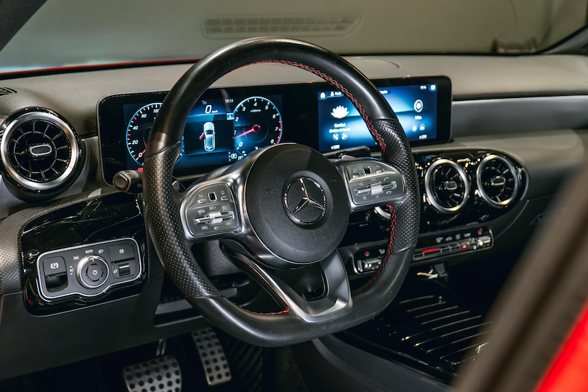 Foto do veículo MERCEDES-BENZ A 250 2.0 CGI GASOLINA SPORT 7G-DCT 2019 49.569 KM 189.900,00