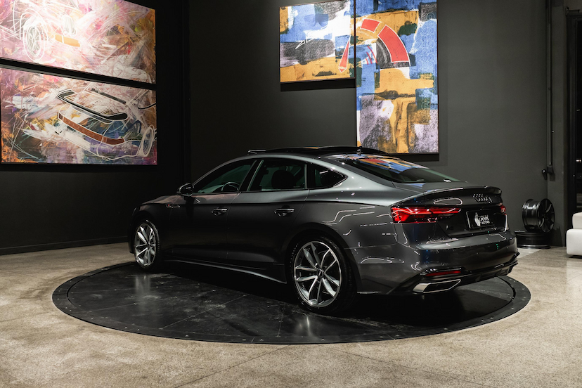Foto do veículo AUDI A5 2.0 TFSI GASOLINA SPORTBACK S LINE S TRONIC 2022 56.447 KM 231.900,00