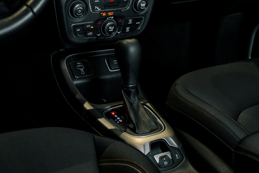 Foto do veículo JEEP COMPASS 2.0 16V FLEX SPORT AUTOMÁTICO 2020 112.932 KM 129.900,00