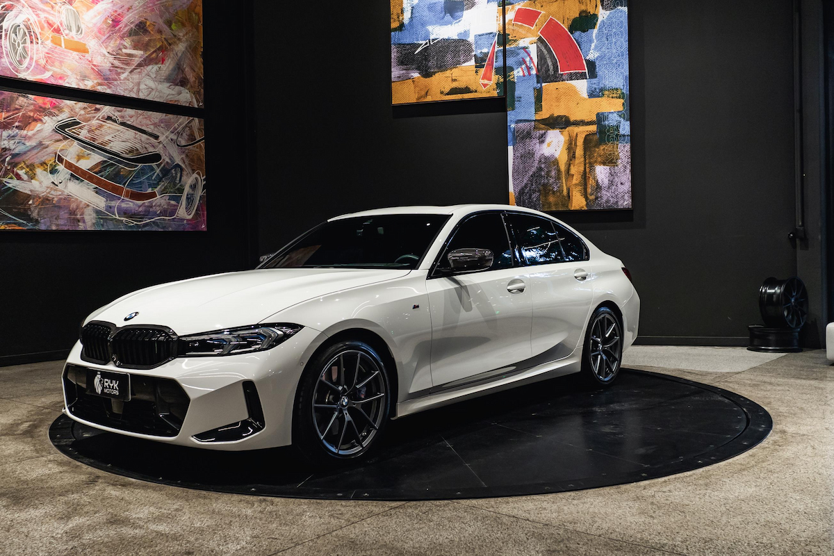 Foto do veículo BMW 320i 2.0 16V TURBO FLEX M SPORT 10TH ANNIVERSARY EDITION AUTOMÁTICO 2024/2025 4.797 KM R$ 364.900,00