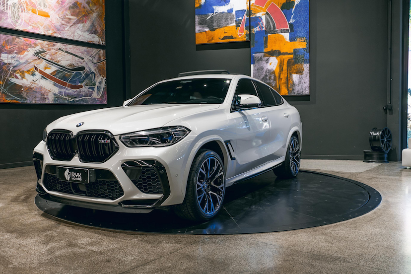 Foto do veículo BMW X6 4.4 M 4X4 COUPÉ V8 32V BI-TURBO GASOLINA 4P AUTOMÁTICO 2021 34.604 KM 529.900,00