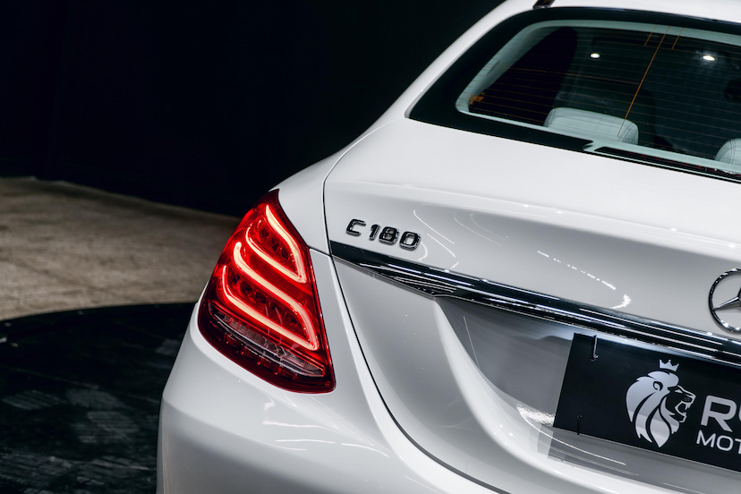 Foto do veículo MERCEDES-BENZ C180 1.6 CGI FLEX AVANTGARDE 9G-TRONIC 2018 70.809 KM 119.900,00