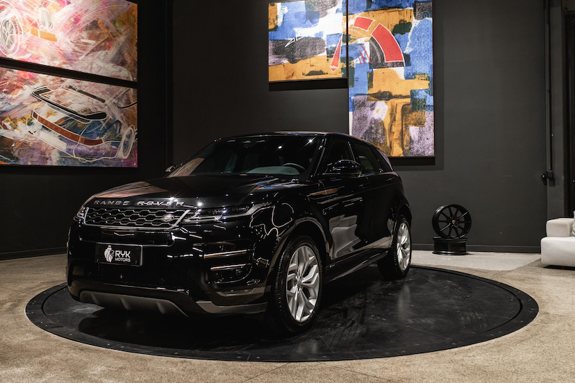 Foto do veículo LAND ROVER RANGE ROVER EVOQUE 2.0 P250 FLEX R-DYNAMIC SE AWD AUTOMÁTICO 2021 4.200 KM 234.900,00