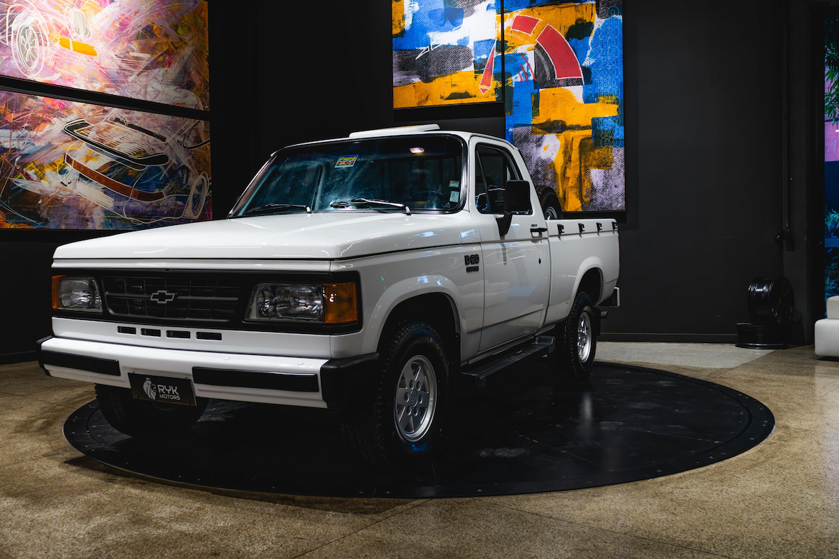 Foto do veículo CHEVROLET D20 4.0 CUSTOM S CD 8V DIESEL 2P MANUAL 1994/1994 10.485 KM R$ 279.900,00
