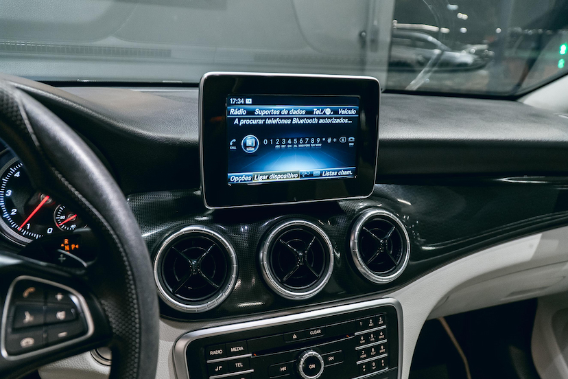 Foto do veículo MERCEDES-BENZ CLA 180 1.6 CGI GASOLINA 7G-DCT 2019 53.706 KM 116.900,00