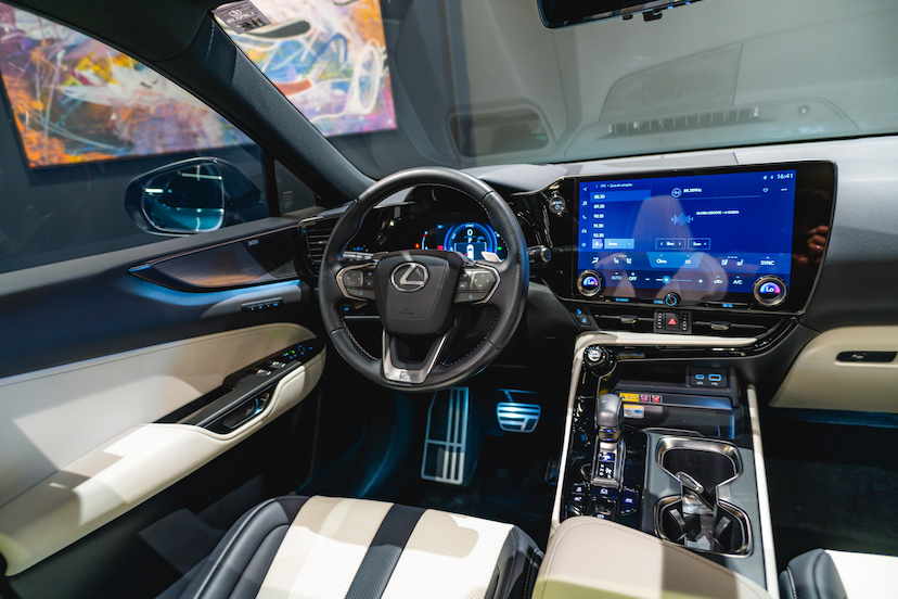Foto do veículo LEXUS NX 350H 2.5 16V VVT-I HYBRID F-SPORT CVT AWD 2025 5.418 KM 369.900,00