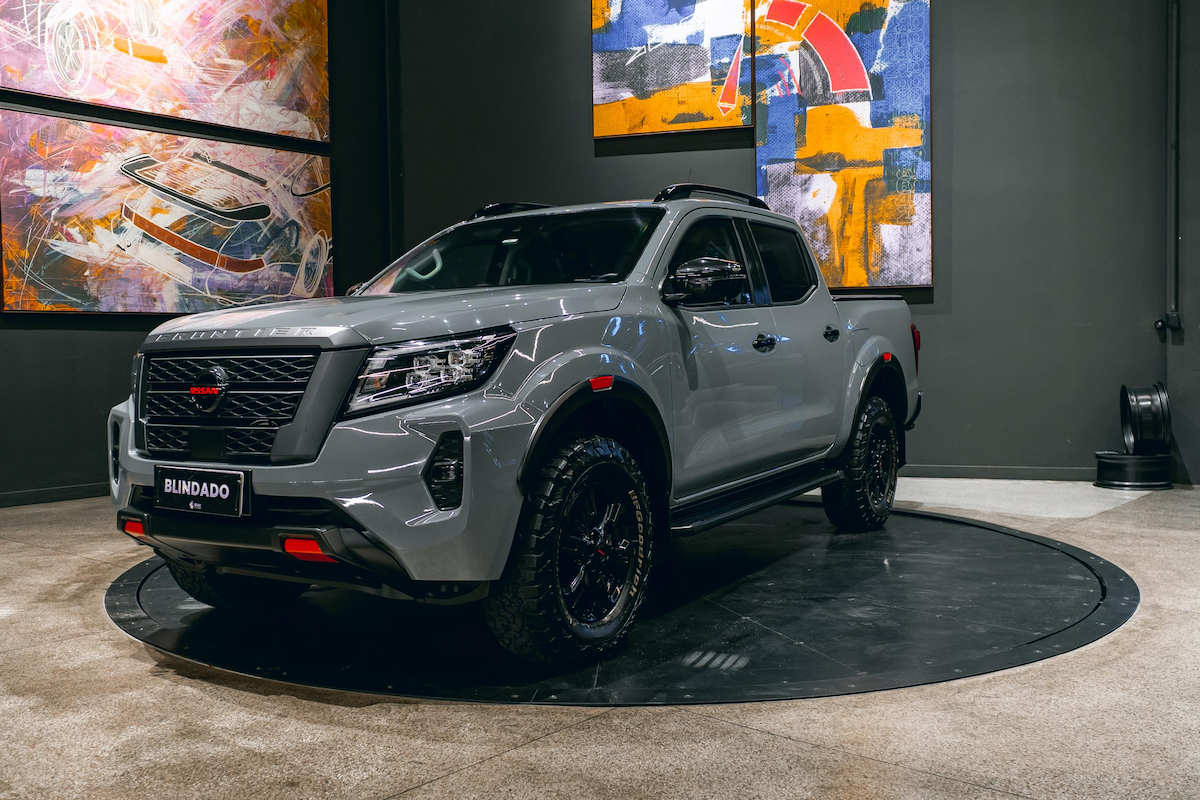 Foto do veículo NISSAN FRONTIER 2.3 16V TURBO DIESEL PRO4X CD 4X4 AUTOMÁTICO 2022/2023 40.000 KM R$ 269.900,00