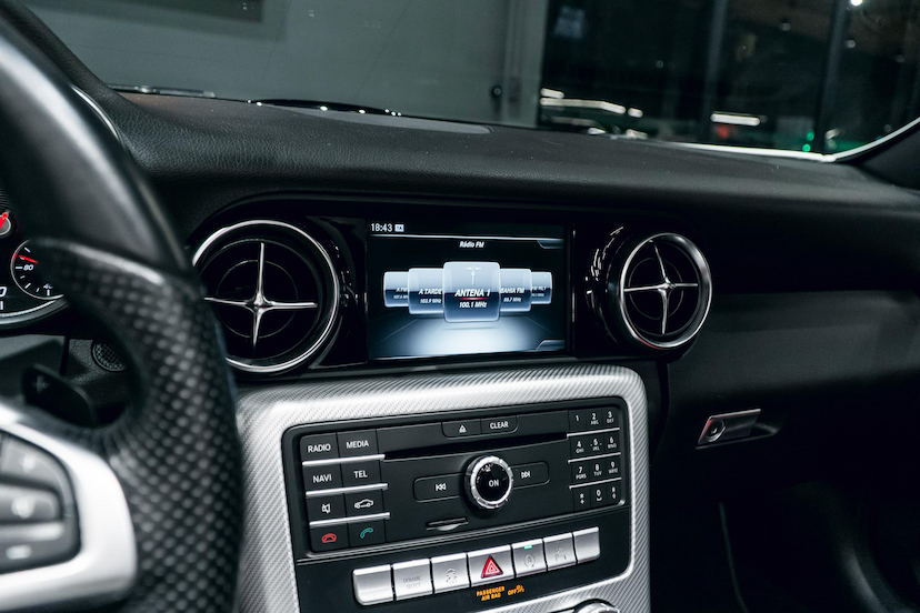 Foto do veículo MERCEDES-BENZ SLC 300 2.0 CGI GASOLINA 9G-TRONIC 2017 32.834 KM 265.900,00