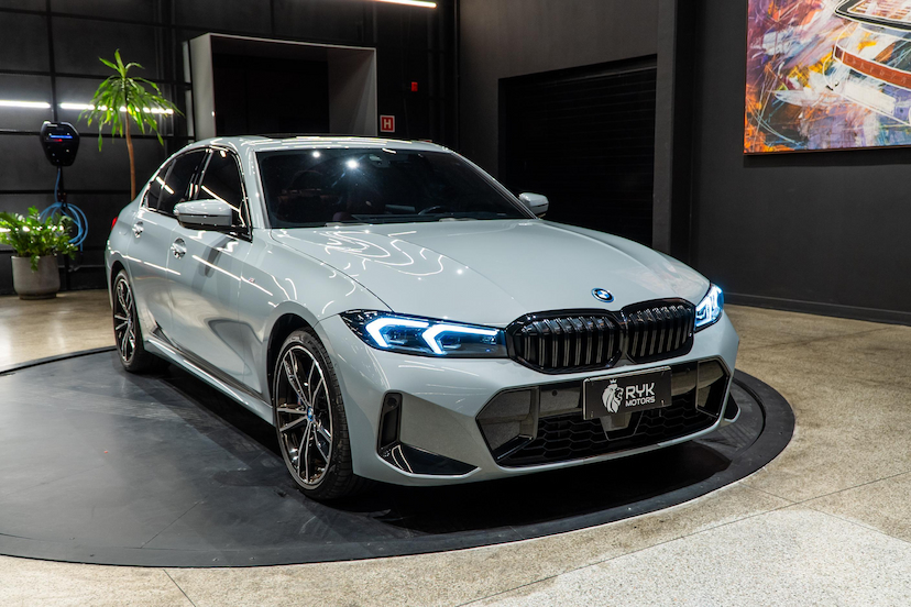 Foto do veículo BMW 330E 2.0 16V TURBO HÍBRIDO M SPORT AUTOMÁTICO 2024 12.358 KM 364.900,00