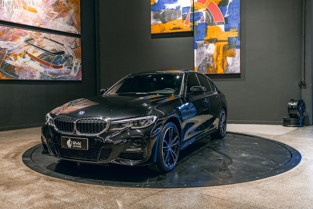 Foto do veículo BMW 330e 2.0 16V TURBO HÍBRIDO M SPORT AUTOMÁTICO 2022/2022 17.705 KM R$ 238.900,00