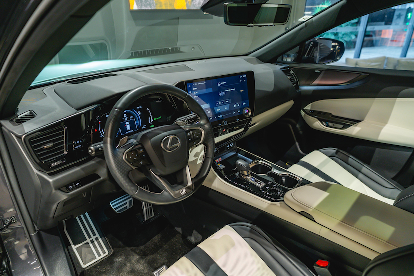 Foto do veículo LEXUS NX 350H 2.5 16V VVT-I HYBRID F-SPORT CVT AWD 2025 5.418 KM 369.900,00