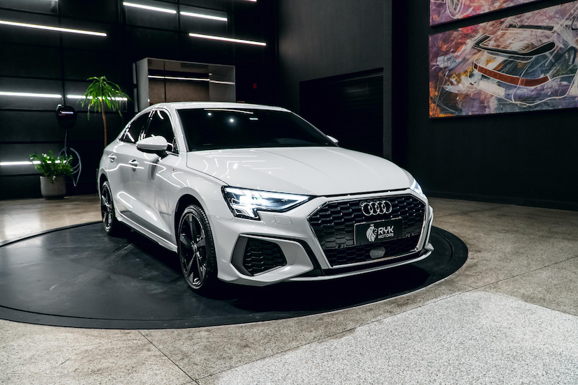 Foto do veículo AUDI A3 2.0 40 TFSI MHEV SEDAN PERFORMANCE BLACK S-TRONIC 2024 10.230 KM 238.900,00