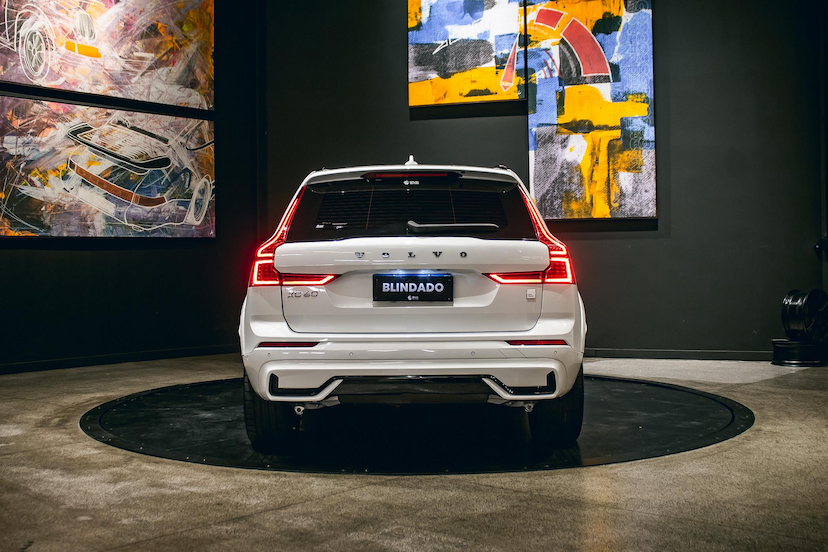 Foto do veículo VOLVO XC60 2.0 T8 RECHARGE POLESTAR ENGINEERED AWD GEARTRONIC 2022 48.210 KM 319.900,00