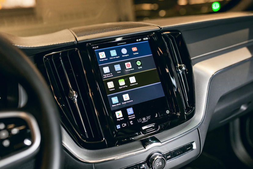 Foto do veículo VOLVO XC60 2.0 T8 RECHARGE POLESTAR ENGINEERED AWD GEARTRONIC 2022 48.210 KM 319.900,00