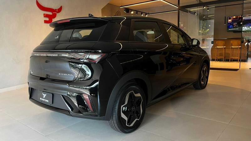 Foto do veículo BYD DOLPHIN 44,9 KW ELÉTRICO 2024 0 KM 139.900,00
