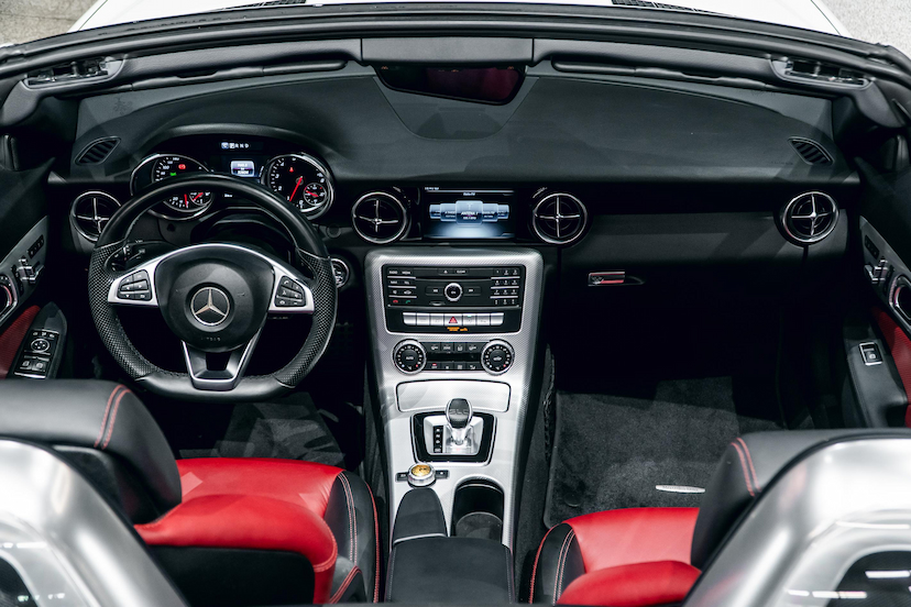 Foto do veículo MERCEDES-BENZ SLC 300 2.0 CGI GASOLINA 9G-TRONIC 2017 32.834 KM 265.900,00