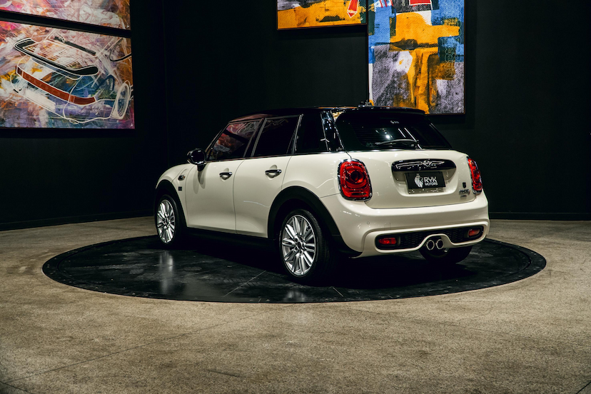 Foto do veículo MINI COOPER 2.0 S TOP 16V TURBO GASOLINA 4P AUTOMÁTICO 2015 64.400 KM 99.900,00