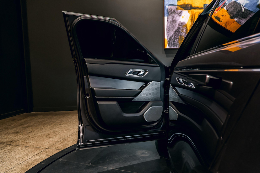 Foto do veículo LAND ROVER RANGE ROVER VELAR 3.0 V6 P380 GASOLINA R-DYNAMIC SE AUTOMÁTICO 2018 40.350 KM 309.900,00