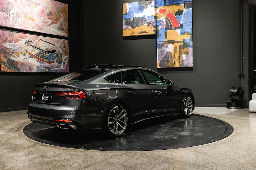 Foto do veículo AUDI A5 2.0 TFSI GASOLINA SPORTBACK S LINE S TRONIC 2022 56.447 KM 231.900,00