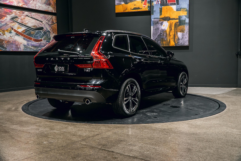 Foto do veículo VOLVO XC60 2.0 T5 GASOLINA MOMENTUM AWD GEARTRONIC 2020 15.307 KM 198.900,00