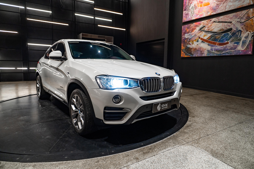 Foto do veículo BMW X4 2.0 28I X LINE 4X4 16V TURBO GASOLINA 4P AUTOMÁTICO 2018 96.660 KM 159.900,00