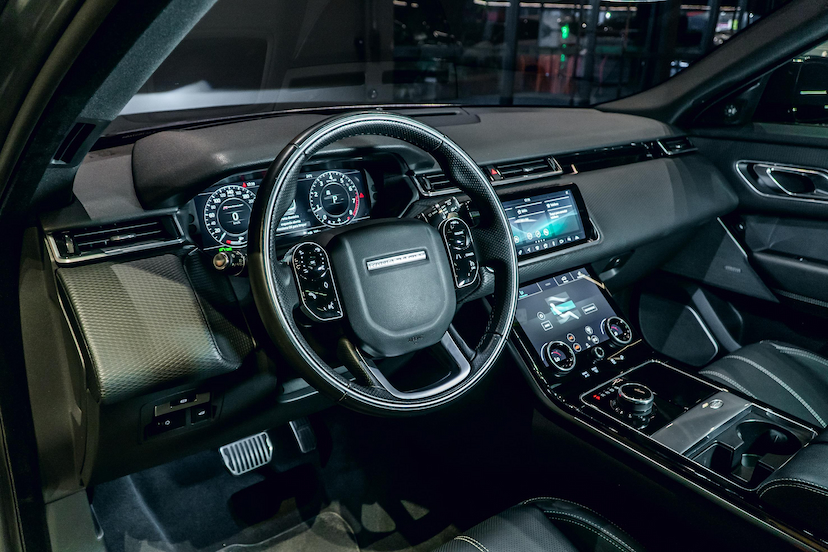 Foto do veículo LAND ROVER RANGE ROVER VELAR 3.0 V6 P380 GASOLINA R-DYNAMIC SE AUTOMÁTICO 2018 40.350 KM 309.900,00