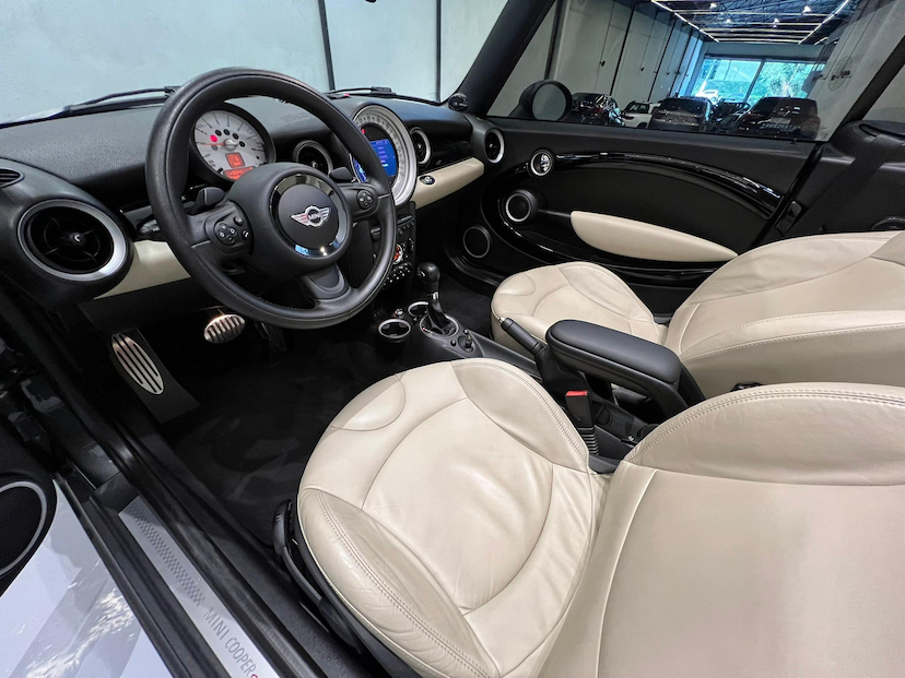 Foto do veículo MINI COOPER 1.6 S CABRIO 16V TURBO GASOLINA 2P AUTOMÁTICO 2014 41.469 KM 129.900,00
