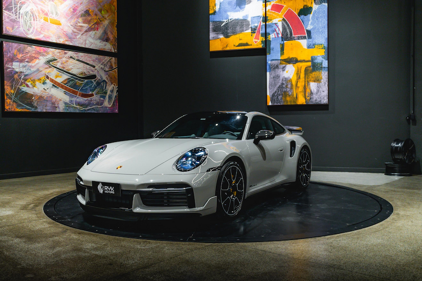 Foto do veículo PORSCHE 911 3.8 24V H6 GASOLINA TURBO S PDK 2024 1.500 KM 1.809.900,00