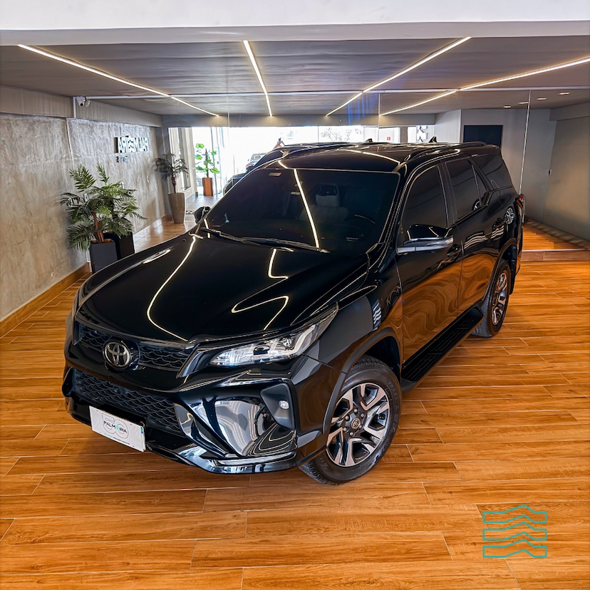 Foto do veículo TOYOTA HILUX SW4 DIAMOND 2.8 TB 4X4 DIE. AUT. 2024 40.878 KM 409.000,00