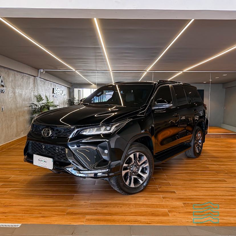 Foto do veículo TOYOTA HILUX SW4 DIAMOND 2.8 TB 4X4 DIE. AUT. 2024 40.878 KM 409.000,00