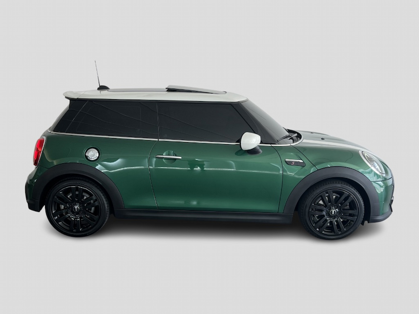 Foto do veículo MINI COOPER S 2.0 TURBO 16V 3P AUT. 2022 38.456 KM 150.000,00