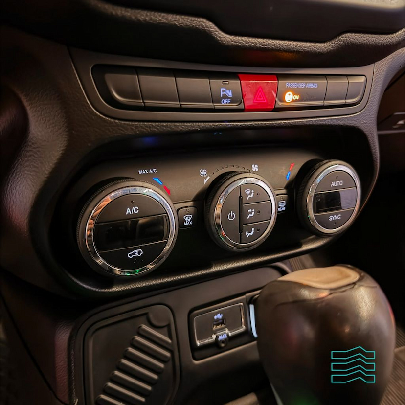 Foto do veículo JEEP RENEGADE 1.8 4X2 FLEX 16V AUT. 2016 80.068 KM 64.900,00