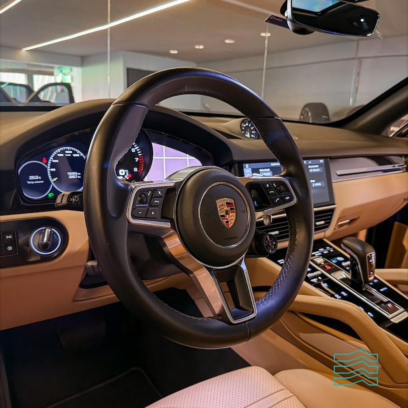Foto do veículo PORSCHE CAYENNE 3.0 V6 (HíBRIDO) 2020 19.440 KM 499.000,00
