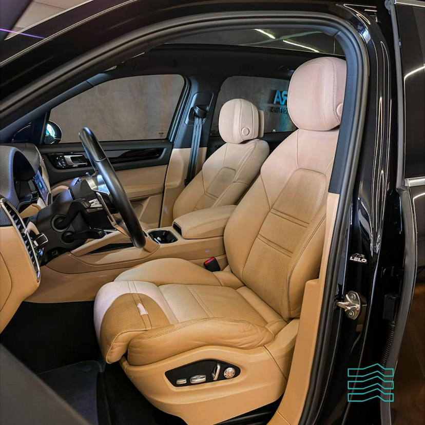 Foto do veículo PORSCHE CAYENNE 3.0 V6 (HíBRIDO) 2020 19.440 KM 499.000,00