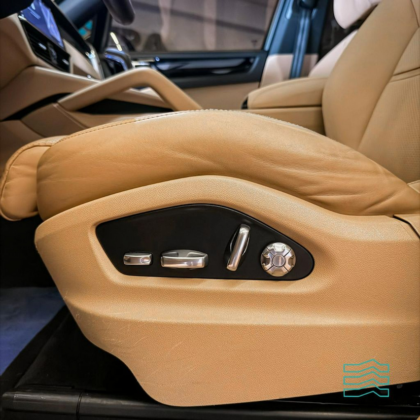 Foto do veículo PORSCHE CAYENNE 3.0 V6 (HíBRIDO) 2020 19.440 KM 499.000,00