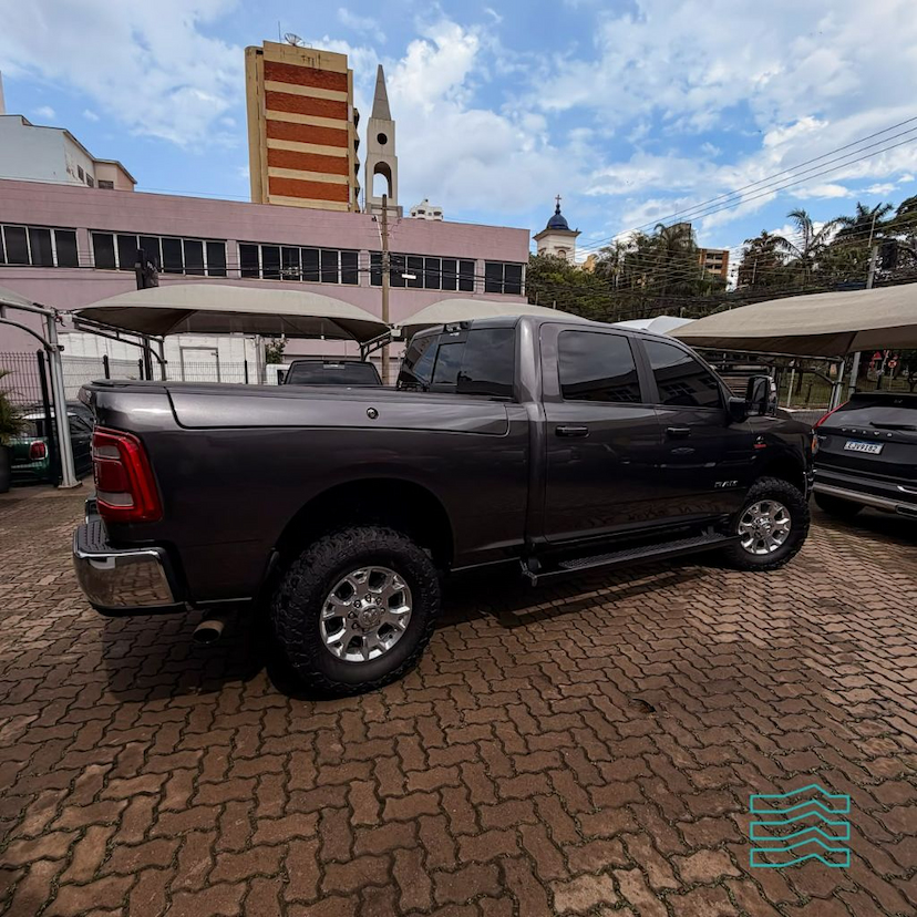 Foto do veículo RAM 2500 LARAMIE  6.7 TDI  CD 4X4 DIESEL 2024 28.129 KM 390.000,00