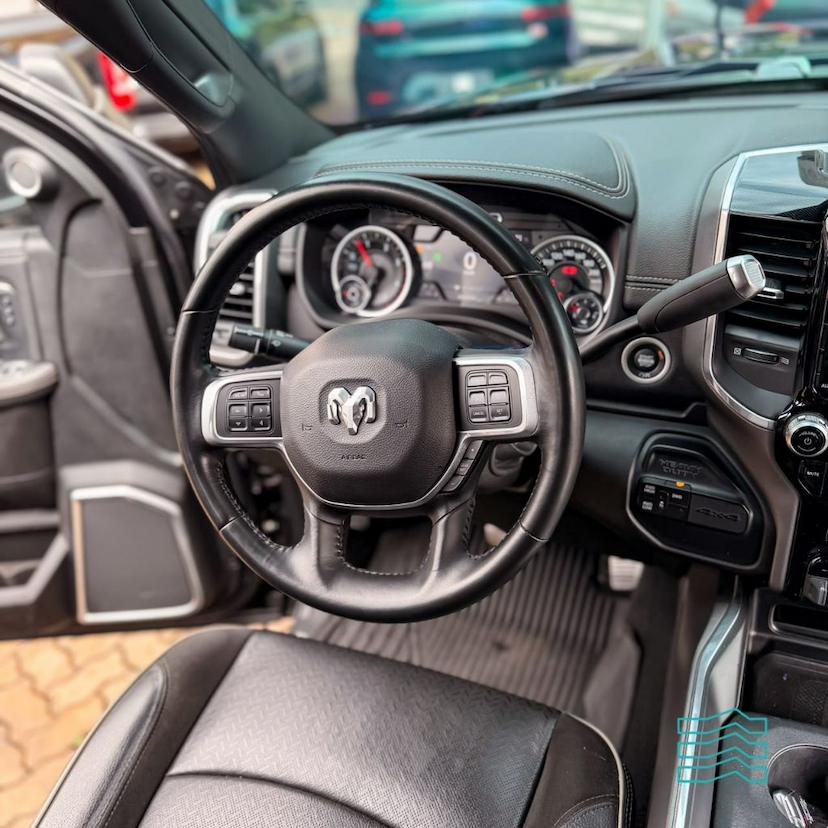 Foto do veículo RAM 2500 LARAM. 6.7 NIGHT ED. TB CD 4X4 DIE. 2022 57.362 KM 359.900,00