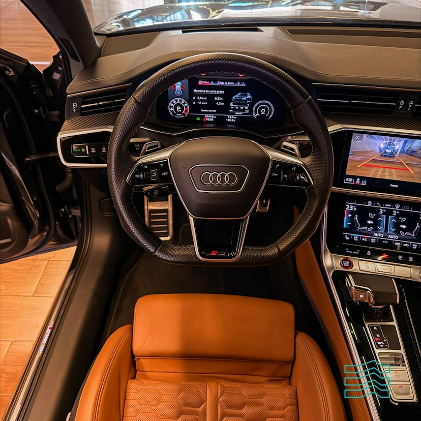 Foto do veículo AUDI RS6  2023 20.452 KM R$ 899.000,00