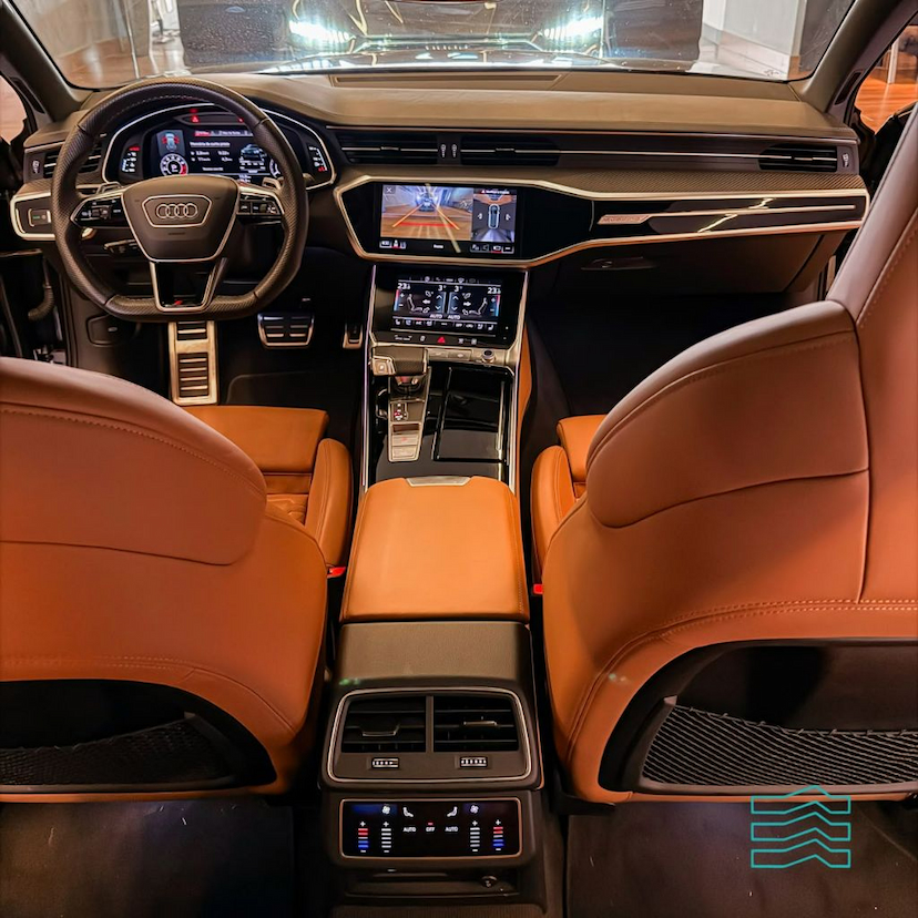 Foto do veículo AUDI RS6  2023 20.452 KM R$ 899.000,00