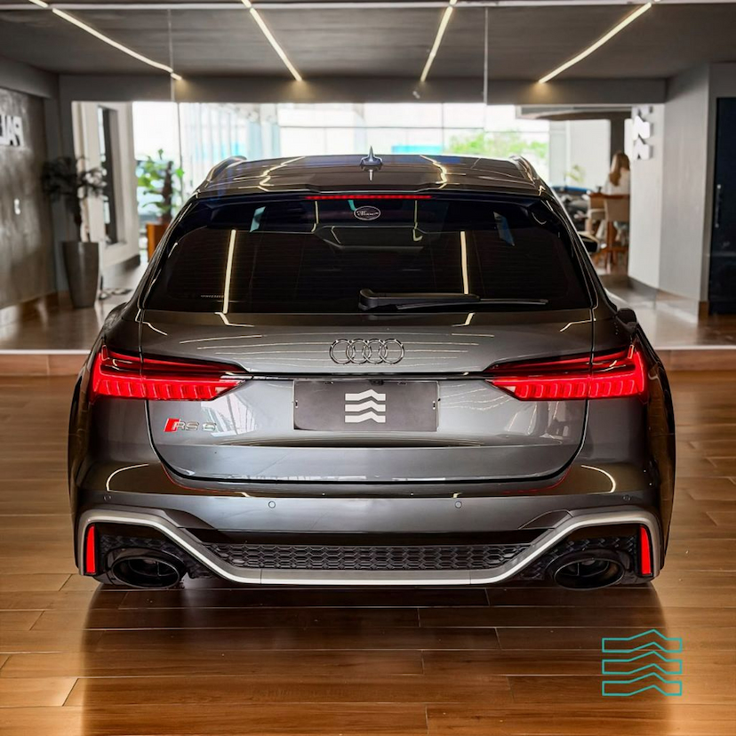 Foto do veículo AUDI RS6  2023 20.452 KM R$ 899.000,00