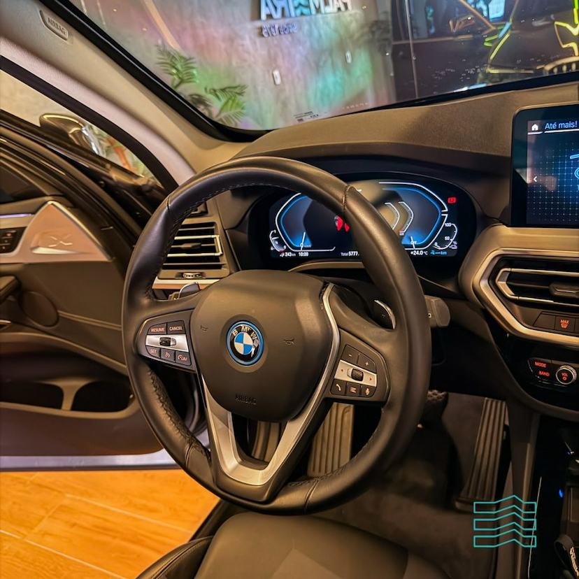 Foto do veículo BMW X3 XDRIVE 30E X-LINE TURBO AUT. (HíB.) 2023 0 KM 360.000,00