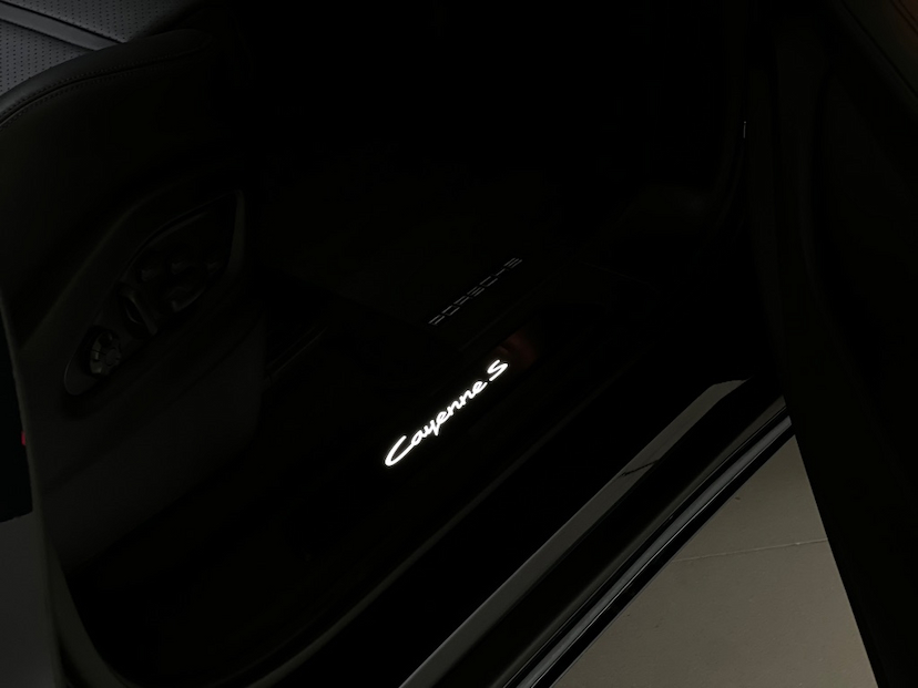 Foto do veículo PORSCHE CAYENNE COUPE 3.0 V6 (HíBRIDO) 2024 5.800 KM 950.000,00