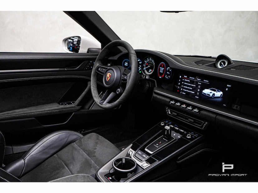 Foto do veículo PORSCHE 911 3.0 24V H6 GASOLINA TARGA 4 GTS PDK 2022 3.300 KM 1.039.000,00