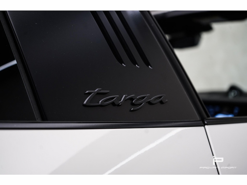 Foto do veículo PORSCHE 911 3.0 24V H6 GASOLINA TARGA 4 GTS PDK 2022 3.300 KM 1.039.000,00