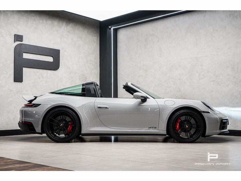 Foto do veículo PORSCHE 911 3.0 24V H6 GASOLINA TARGA 4 GTS PDK 2022 3.300 KM 1.039.000,00