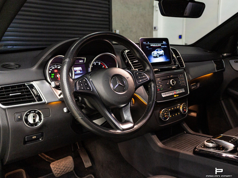 Foto do veículo MERCEDES-BENZ GLE 400 3.0 V6 GASOLINA HIGHWAY COUPÉ 4MATIC 9G-TRONIC 2019 64.700 KM 359.900,00