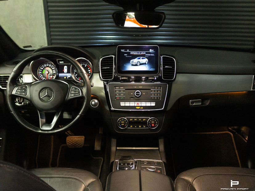 Foto do veículo MERCEDES-BENZ GLE 400 3.0 V6 GASOLINA HIGHWAY COUPÉ 4MATIC 9G-TRONIC 2019 64.700 KM 359.900,00