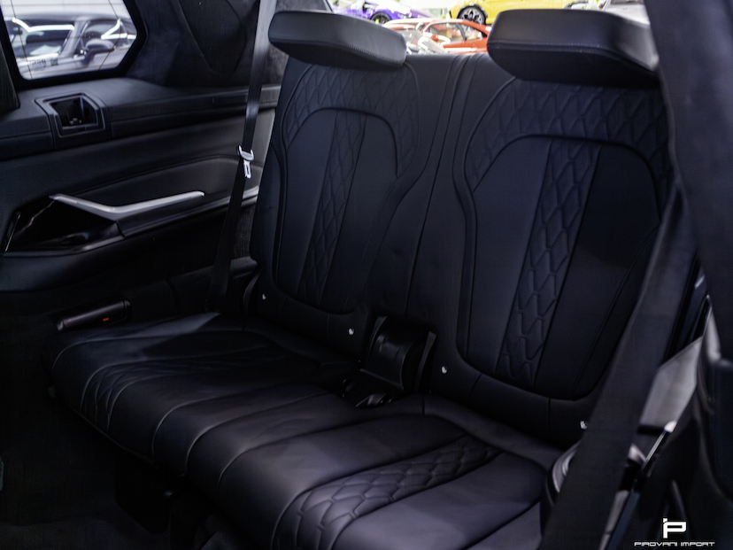 Foto do veículo BMW X7 4.4 V8 GASOLINA M50I STEPTRONIC 2022 30.700 KM 630.000,00