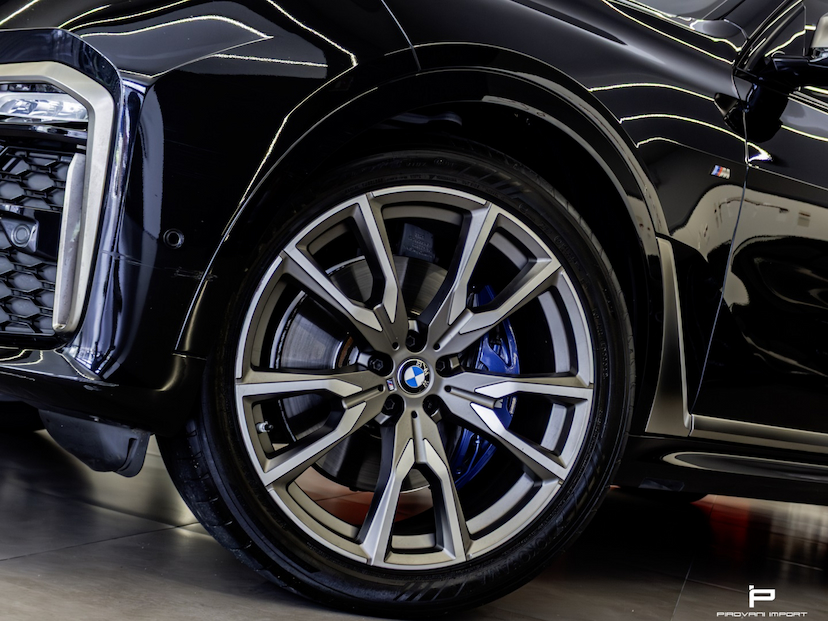 Foto do veículo BMW X7 4.4 V8 GASOLINA M50I STEPTRONIC 2022 30.700 KM 630.000,00